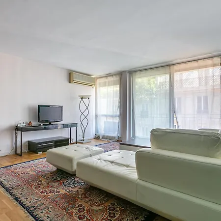 Appartement Elysees *