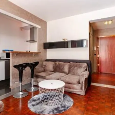 Elysees Apartment