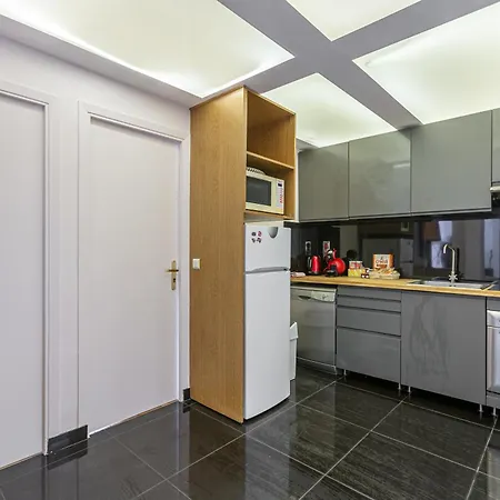 Apartment Elysees *